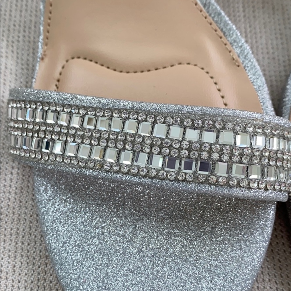 Shoes - Picture 4 of 5
